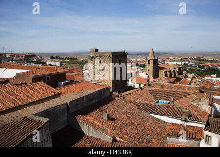 L'Espagne, ex-tréma dura, Caceres, aperçu ville, ville, maisons, maisons, maison, toit toits paysages, église, église paroissiale, destination, tourisme, Banque D'Images