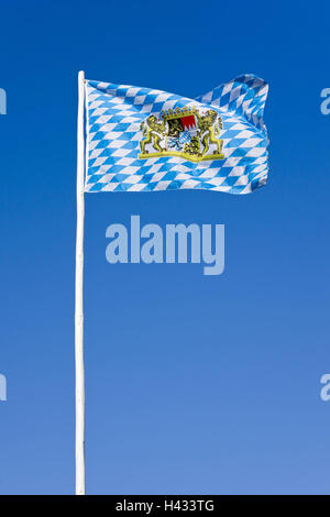 Drapeau bavarois, ciel, bleu, bannière, drapeau, armoiries, Bavaria, bavaroise, vent, vent, souffle, souffle, l'air, flutter, aéré, Free State, blanc, bleu, blanc bleu, motif, lion, mât, mât, diamants, Banque D'Images