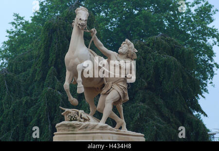 L'Allemagne, 1, Schwerin, pont du château, sculpture, Obotrit son cheval, de retenue Banque D'Images