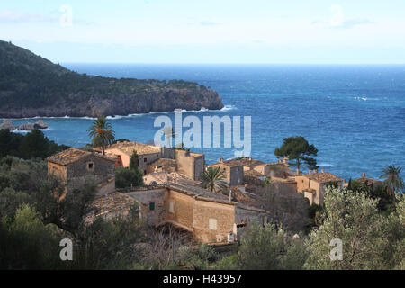 Majorque, Cala de Deia, aperçu local, côte, l'Espagne, les îles Baléares, Îles Baléares, l'île de la côte du Nord-Ouest, région côtière, la bile, la côte escarpée, village, place, maisons, maisons résidentielles, destination, tourisme, Banque D'Images