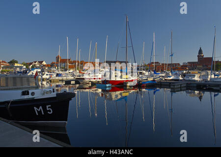 L'Allemagne, le Mecklembourg plaine plaine remplie de lacs, des biens, de la marina, Banque D'Images