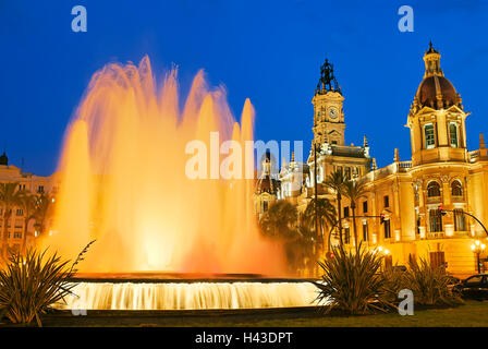 Fontaine à la brunante, Plaza del aguntamiento, Valencia, Espagne Banque D'Images