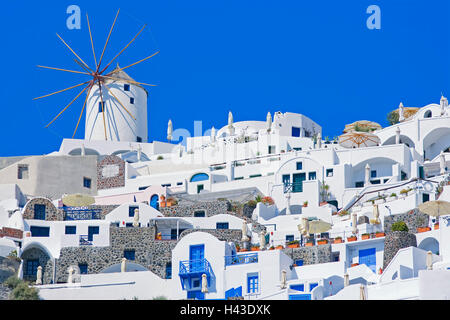 Village blanc, village d'Oia, Oia, Santorini, Cyclades, Grèce Banque D'Images