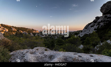 Coucher de soleil sur les Baux de Provence, Cote d'Azur, France Banque D'Images