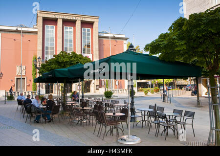 Café de la rue en face de l'théâtre Grillo, de l'alimentation, en Rhénanie du Nord-Westphalie, Allemagne, Banque D'Images