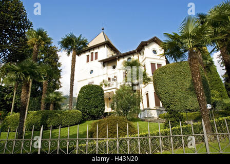 L'Italie, Cannero Riviera, vue locale, villa, jardin, Banque D'Images