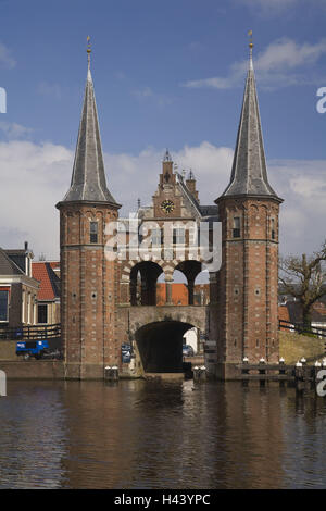 Aux Pays-Bas, la Frise, Sneek, Waterpoort, en 1613, Banque D'Images