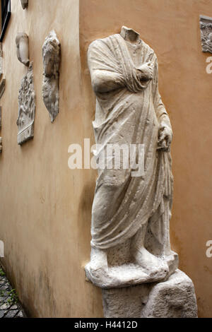 L'Italie, Rome, Via Antonio Canova, art, reliefs, sculptures, Banque D'Images