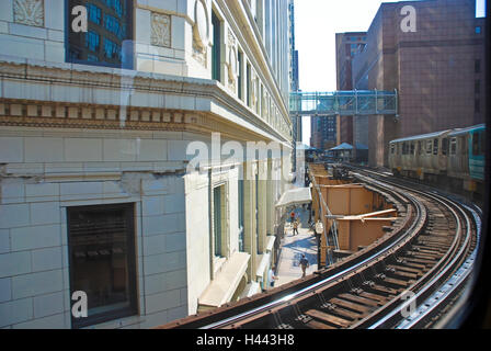 Vue depuis une fenêtre d'un train sur une boucle de Chicago railroad Banque D'Images