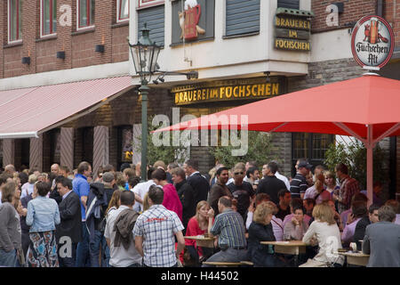 Bar, brasserie "dans le petit renard', Vieille Ville, Düsseldorf, Rhénanie du Nord-Westphalie, Allemagne, Banque D'Images