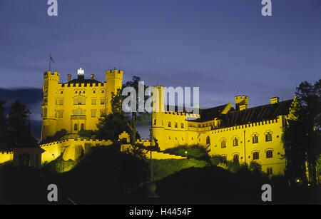 L'Allemagne, en Bavière, à l'Est de l'Allgäu, à pieds, château du haut de la région de Swan, illuminateds, soir, Allgäu, Swan's région, structure, point d'intérêt, serrure Swan's région, destination, lumière, nuit, Banque D'Images