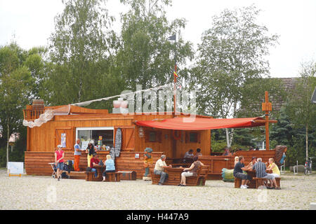 L'Allemagne, de Mecklembourg-Poméranie occidentale, Neustrelitz (ville), snack au port Banque D'Images