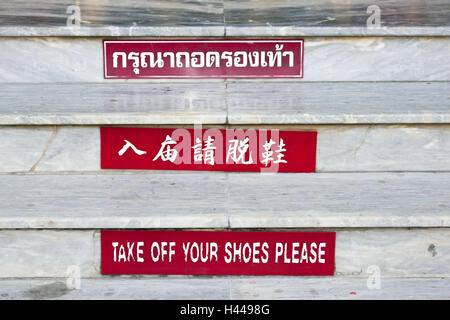 L'île de Phuket, Thaïlande, Phuket-Town, Jui Tui temple, escaliers, panneaux, Banque D'Images