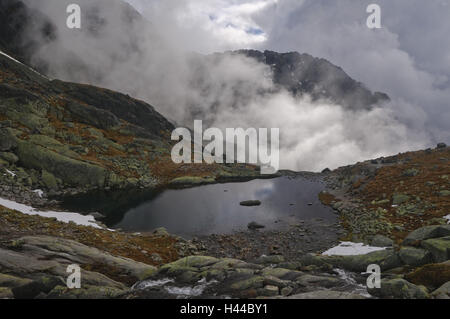 Petit lac Zipser, panorama de montagnes, le parc national des Hautes Tatras, Presovsky kraj, Slovaquie, Banque D'Images