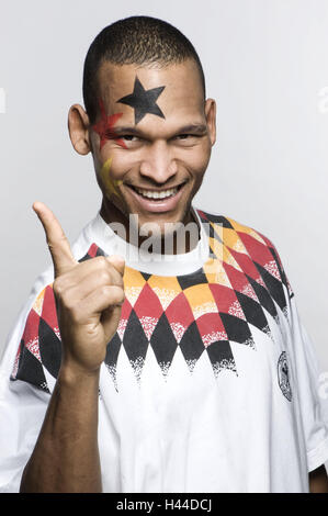 Fan de football, Manly, la peau sombre, la joie, le geste, la moitié, portrait, beauté, parution du modèle studio, personne, homme, football, championnat du monde, championnat du monde, la nationalité, le Sud, l'Afrique, l'homme, nigériane, cut out, l'Allemagne, l'Bemahlung, ventilateur, football jersey, st Banque D'Images