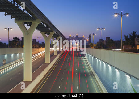 Emirats Arabes Unis, Dubaï, l'établissement Atlantis Hotel, scène de rue, les voies de la lumière, Banque D'Images