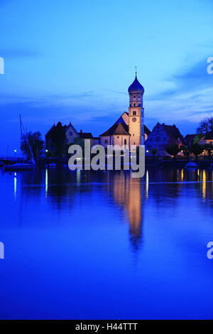 Germany, Bavaria, Wasserburg (ville), vue locale, église, lac de Constance, au crépuscule, Banque D'Images