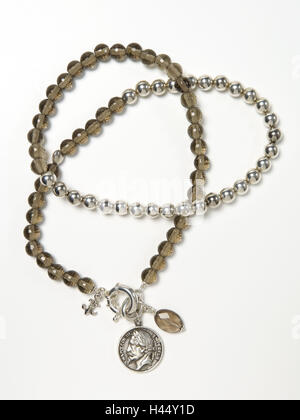 Collier, perles de verre, des pendentifs, des meubles anciens, des pièces
