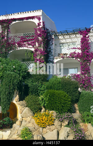 L'île de Sardaigne, Italie, Venise, d'un balcon, de la flore, de jaspe hotel, Banque D'Images