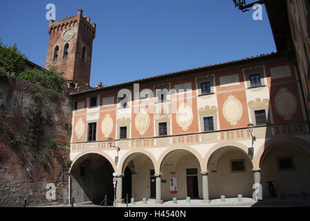 Italie, Toscane, San Miniato, Piazza della Republica, Seminario Vescovile, clocher, détail, ville, la destination, le lieu d'intérêts, d'un bâtiment, d'architecture, Tower, façades, rénove, arcades, tunnels, passage, séminaire, séminaire, séminaire palace, fresques, à l'extérieur, déserte, Banque D'Images