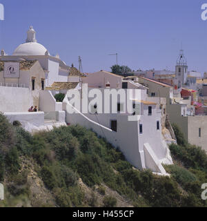 Portugal, Algarve, Albufeira, Vieille Ville, vue sur la ville, l'Europe, de la ville, la destination, l'architecture, de la construction, maisons, maisons résidentielles, ciel, bleu, sans nuages, Dome, tour, à l'extérieur, déserte, Banque D'Images