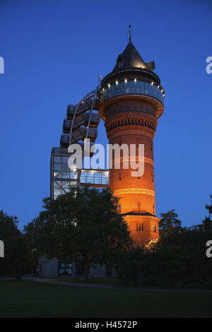 L'Allemagne, en Rhénanie du Nord-Westphalie, Mülheim dans la dysenterie, musée de l'eau Verseau, crépuscule, Banque D'Images