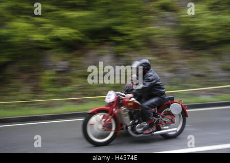 Course de montagne de chaudière, vétéran, DKW 600 moto avec side-car, passage de montagne, l'Allemagne, les Bavarois, chaudières, la montagne, la course de montagne, course participant, vétéran de la race, historiquement, cet événement commémoratif, old-timer, véhicule, moto, événement, reminiscen Banque D'Images