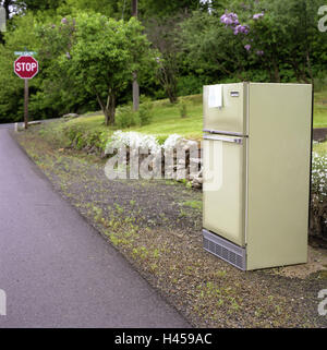 USA, Ohio, Harrison, route, réfrigérateur, vieux, remarque, pour donner, Banque D'Images