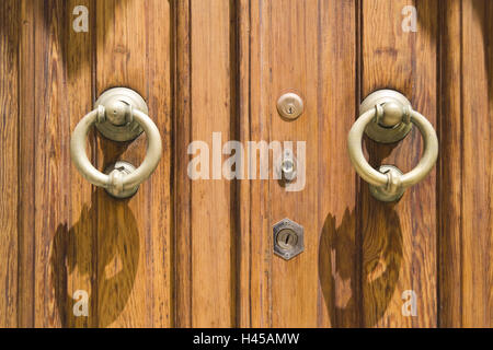 Porte en bois, porte doorknocker, close-up, Banque D'Images