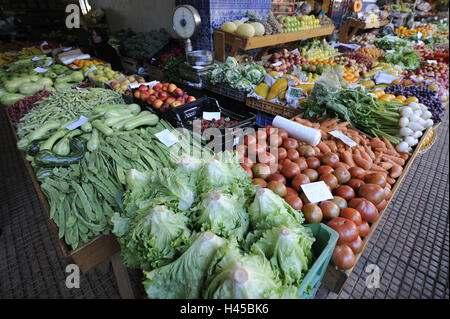 Le Portugal, l'île de Madère, Funchal, marché couvert, ventes, légumes, Banque D'Images