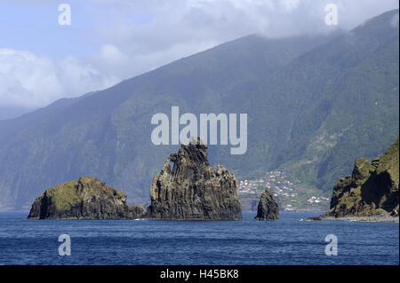 Portugal, Madère, l'île de port Moniz, Ribeira Janela, mer, il y a des formations de bile, Banque D'Images