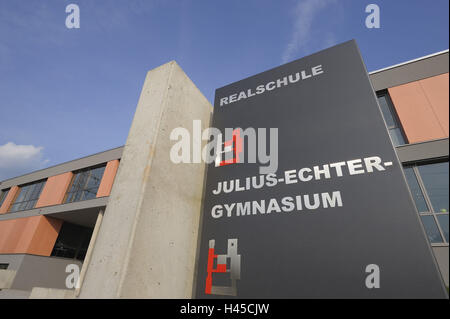 Germany, Bavaria, champ Elsen, centre de l'école, 'Julius Echter high school', signe, à l'extérieur, Banque D'Images