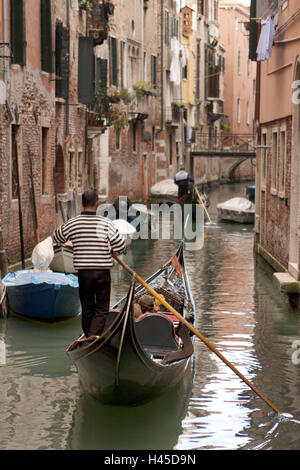 Italie, Vénétie, Venise, canal, touristiques, gondole voyage, aucun modèle de presse, Banque D'Images