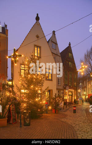 Allemagne, Brême (ville), Schnoor en quatrième lieu, les maisons, les lumières de Noël, de nuit, dans le nord de l'Allemagne, ville hanséatique, Europe, voyage, destination, voyage, destination, ville, Architecture, bâtiment, attraction, Noël, l'Avent, Schnoor, vieille ville, vieux quartier, residen Banque D'Images