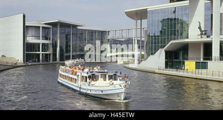 Allemagne, Berlin, zoo, la Spree, Marie-Elisabeth-Lüders-Haus, Paul Löbe house, bateau d'excursion, l'Europe, la ville, capitale, une partie du zoo de Berlin, ville, quartier du gouvernement bow Spree, gouvernement, bâtiment, structures, architecture, la place d'intérêt, rivière, promenade en bateau, visites, tourisme, touriste, personne, immeuble de bureaux, le Bundestag, Banque D'Images