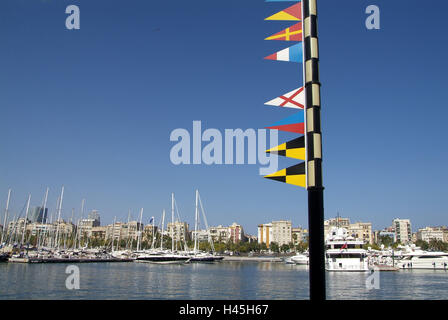 Espagne, Catalogne, Barcelone, Port Vell, bateaux, fanions, Banque D'Images