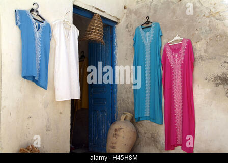 La Tunisie, Djerba, Houmt-Souk, bazar, boutique, vêtements, Banque D'Images