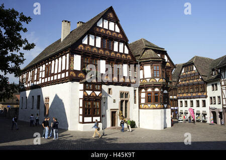 L'Allemagne, en Rhénanie du Nord-Westphalie, Hagen, le marché, l'ancien Dechanei, touristes, pays montagneux de la Weser, district ville, Vieille Ville, l'espace, Dechanei, maison à colombages, maison, des colombages, structure, style architectural, Adel du conducteur, Weser-renaissance, maisons, maisons d'habitation, l'architecture, typiquement, les gens, Tourisme, vacances, saison, été, soleil, Banque D'Images