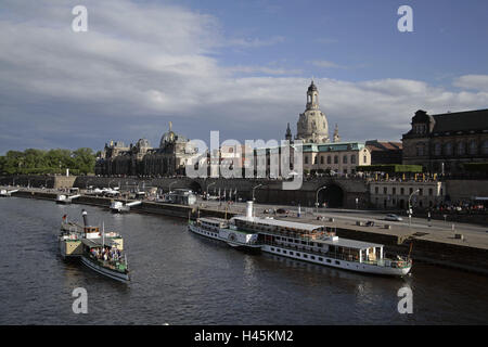 Allemagne, Saxe, Dresde, Brühlsche Terrasse, l'Elbe, maison de navires, l'église Notre Dame, Banque D'Images