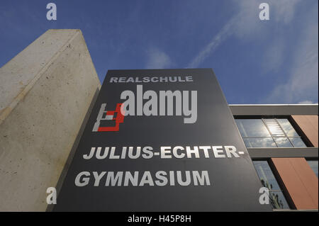 Germany, Bavaria, champ Elsen, centre de l'école, 'Julius Echter high school', signe, à l'extérieur, Banque D'Images