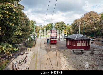 Leeds City Transport tram 180 Wakebridge à arrêter à Crich Tramway Crich Matlock Derbyshire Angleterre Village Banque D'Images