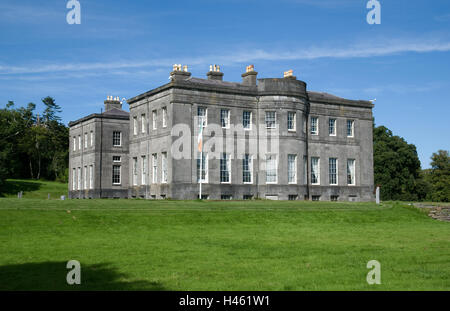 LISSADELL HOUSE, comté de Sligo, IRLANDE, ACCUEIL À LA CONSTANCE DONT CABINES GORE-GORE-STAND QUI APRÈS SON MARIAGE EST DEVENU MIEUX CONNU SOUS LE NOM DE COMTESSE MARKIEVICZ révolutionnaire irlandais. Poète, dramaturge et prix Nobel de littérature, William Butler Yeats était un visiteur fréquent À LISSADELL HOUSE Banque D'Images