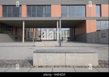 Germany, Bavaria, champ Elsen, centre de l'école, 'Julius Echter high school', à l'extérieur, Banque D'Images