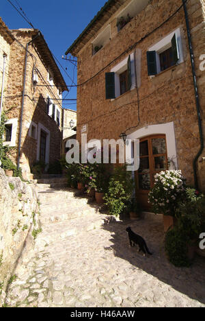 L'Espagne, les îles Baléares, Majorque, village de montagne Fornalutx, Lane, Banque D'Images