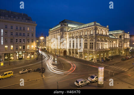 L'Autriche, Vienne, l'opéra d'État de Vienne, le soir, Banque D'Images