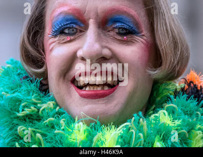 Londres, Royaume-Uni. Oct 11, 2016. Grayson Perry assiste à la cérémonie de remise des prix de la Royal Academy of Arts © Guy Josse/Alamy Live News Banque D'Images