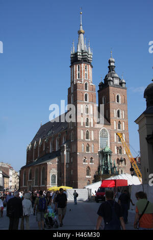 Pologne, Cracovie, le marché, l'église de Marien, Banque D'Images