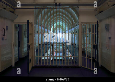 Her Majesty's Prison la lecture, l'Angleterre a ouvert ses portes au public en 2016 - couloir cellulaire niveau vue 3 / deuxième étage d'atterrissage Banque D'Images