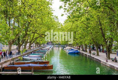 Vue sur Canal du vasse le 24 mai 2015 à Annecy, France. Banque D'Images