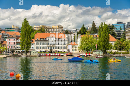 Repas près du lac à Lausanne, Suisse Banque D'Images